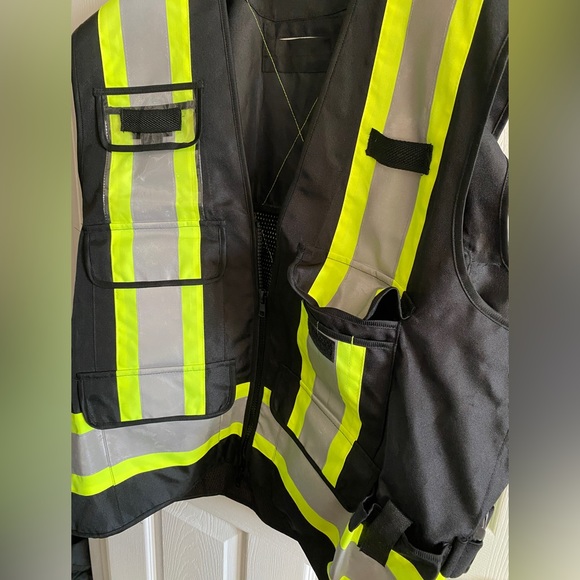 Supervisor Safety Vest - Picture 6 of 6